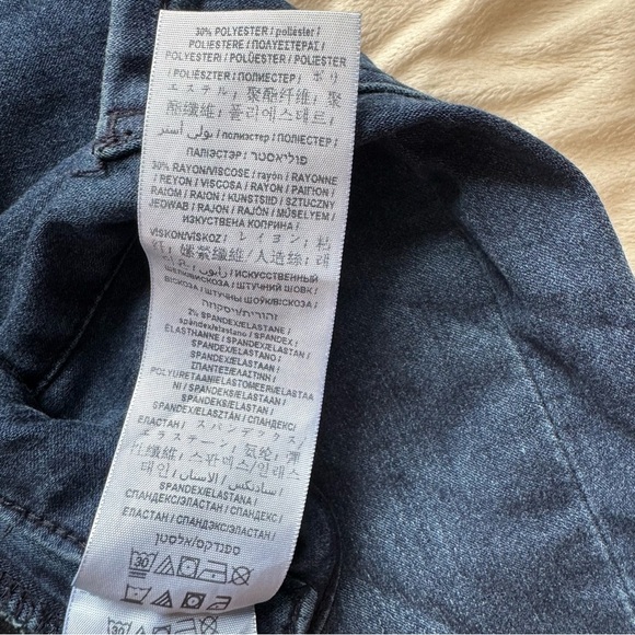 Guess Women’s High Rise Dark Wash Jeggings - Picture 9 of 9